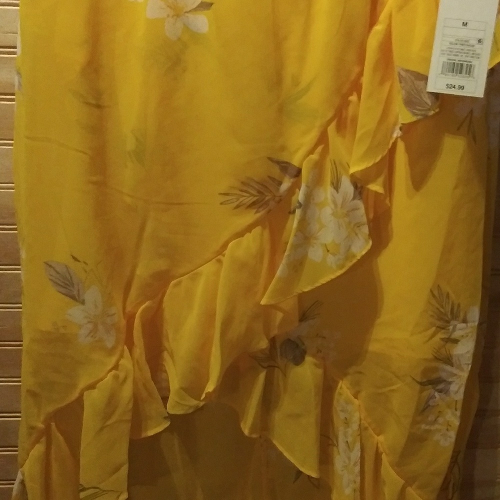 Skirt size medium. New with tag.